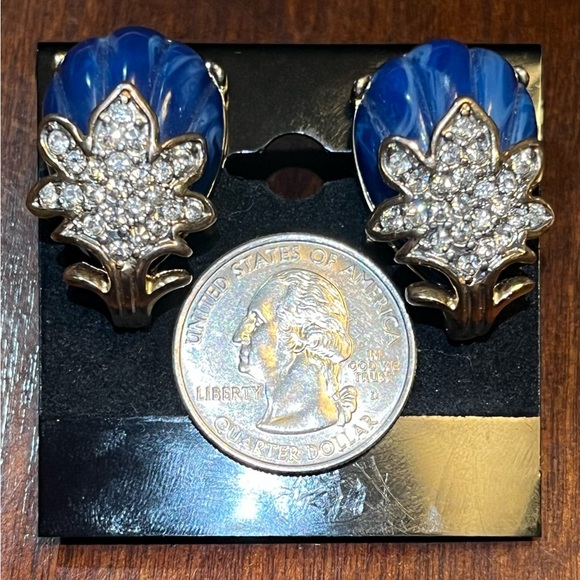 Vintage Kenneth Jay Lane Blue Domed Crystal Gold Tone Clip Earrings RARE - Picture 5 of 7